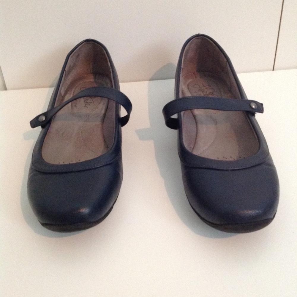 Navy blue flats